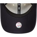 cappellino-curvo-beige-e-blu-navy-regolabile-9forty-colour-block-dei-new-york-yankees-mlb-di-new-era