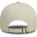 beige-justerbar-bojd-keps-for-kvinnor-9twenty-flame-visor-fran-new-era