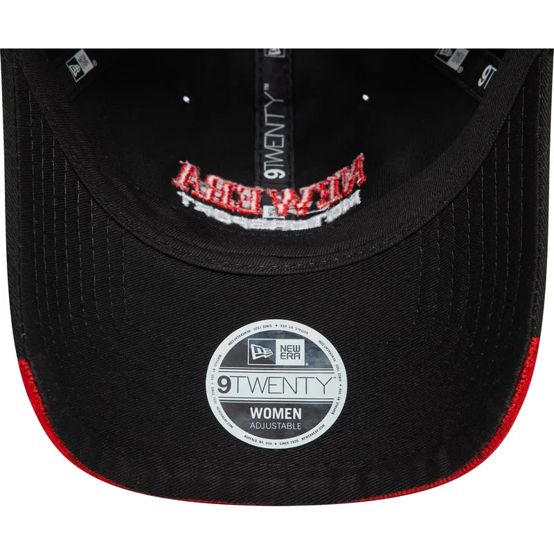 svart-justerbar-damkeps-med-bojd-skarm-9twenty-flame-visor-fran-new-era