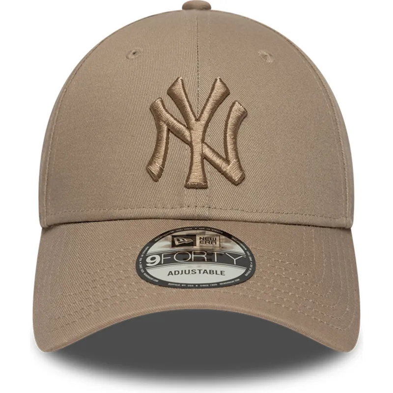 cappellino-regolabile-marrone-chiaro-con-visiera-curva-e-logo-marrone-9forty-league-essential-dei-new-york-yankees-mlb-di-new-er