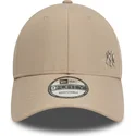 verstellbare-9forty-flawless-kappe-in-hellbraun-der-new-york-yankees-mlb-von-new-era