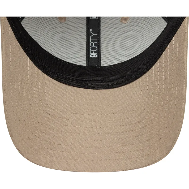 braune-verstellbare-curved-cap-9forty-flawless-der-new-york-yankees-mlb-von-new-era