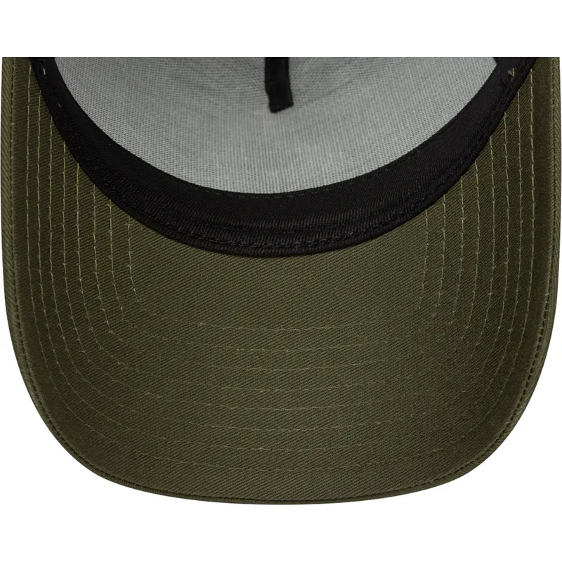 grune-und-weisse-trucker-kappe-mit-grunem-logo-a-frame-league-essential-der-new-york-yankees-mlb-von-new-era