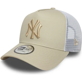 Gorra trucker beige y blanca con logo beige A Frame League Essential de New York Yankees MLB de New Era