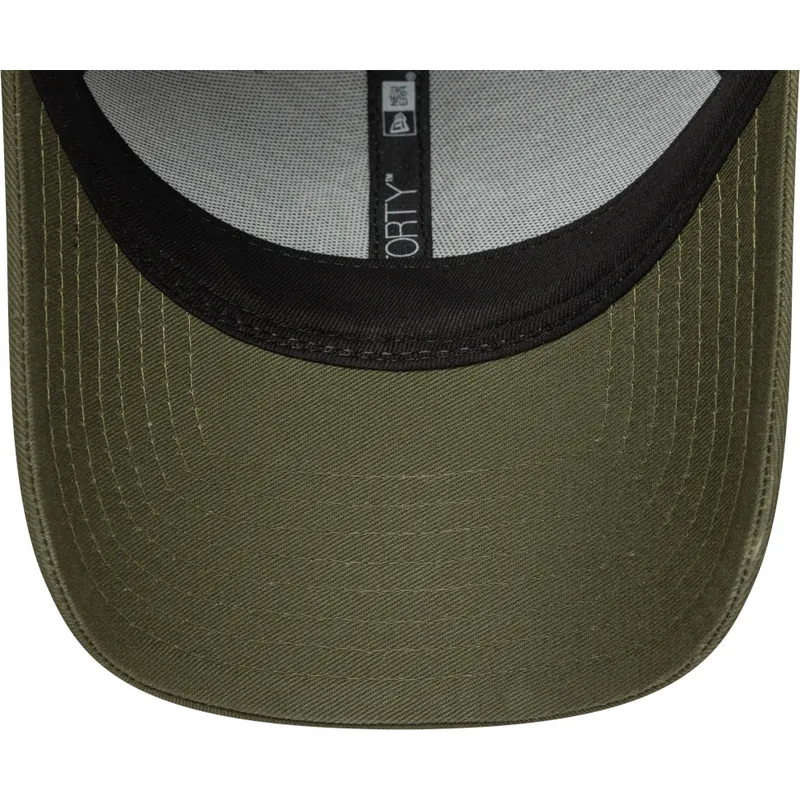 verstellbare-grune-curved-cap-mit-grunem-logo-9forty-outline-der-new-york-yankees-mlb-von-new-era