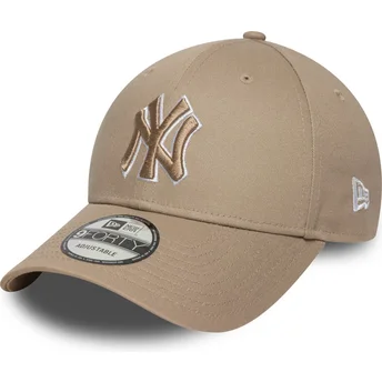 Hellbraune verstellbare Curved Cap mit braunem Logo 9FORTY Outline der New York Yankees MLB von New Era