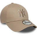 casquette-courbee-marron-claire-ajustable-avec-logo-marron-9forty-outline-new-york-yankees-mlb-new-era