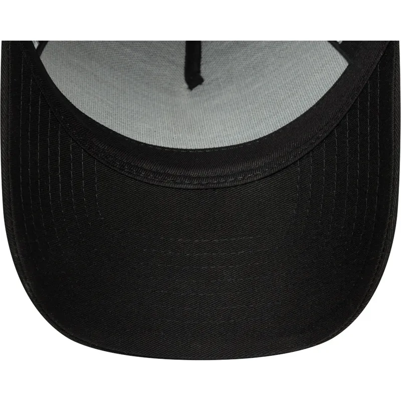 cappellino-snapback-nero-con-visiera-curva-e-logo-nero-e-frame-league-essential-dei-new-york-yankees-mlb-di-new-era