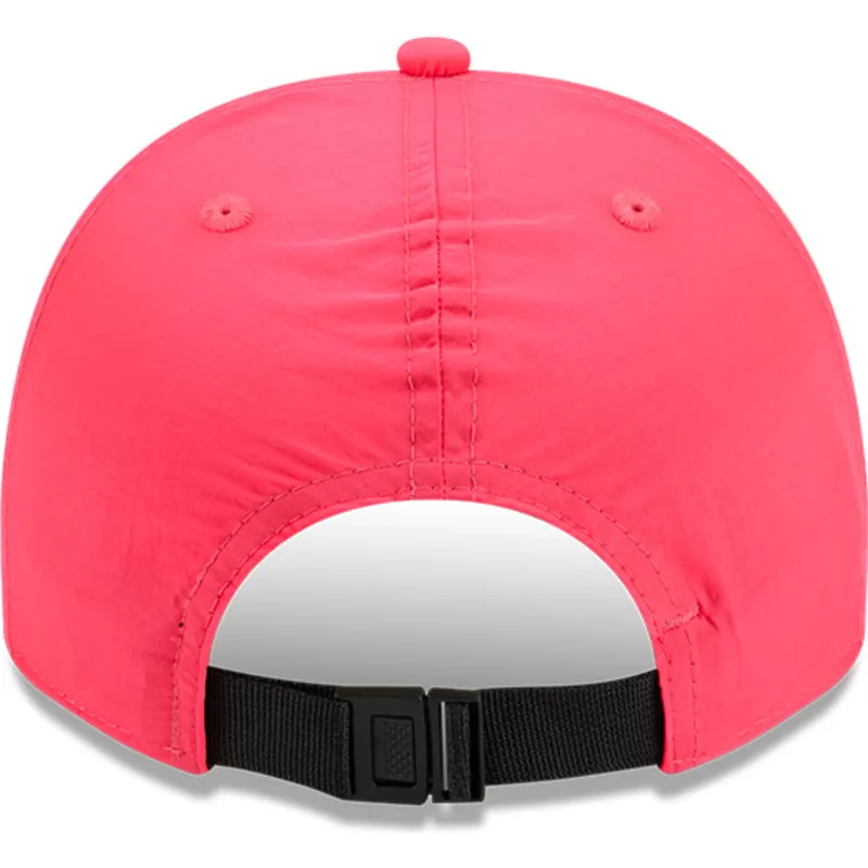cappellino-curvo-rosa-regolabile-golfer-everyday-in-nylon-dei-chicago-bulls-nba-di-new-era
