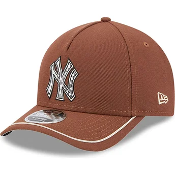 Brun böjd snapbackkeps 9FORTY M-Crown A Frame Motorsport New York Yankees MLB från New Era