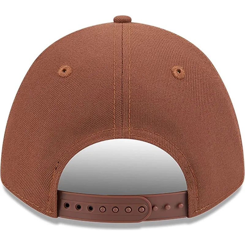 cap-curbata-brown-snapback-9forty-m-crown-a-frame-motorsport-de-new-york-yankees-mlb-de-new-era