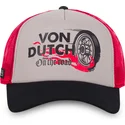 gorra-trucker-gris-roja-y-negra-crew21-de-von-dutch