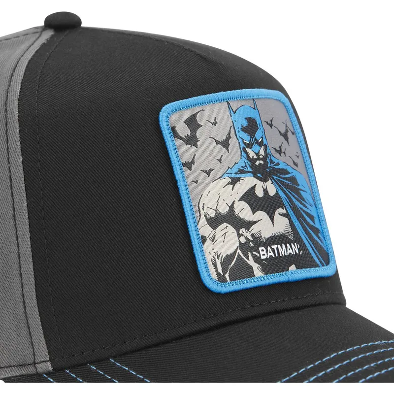 schwarze-snapback-cap-mit-gebogenem-schirm-batman-dc8-got-dc-comics-von-capslab