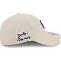 berretto-curvo-beige-regolabile-con-logo-blu-navy-9twenty-linen-spring-training-fan-pack-2025-dei-new-york-yankees-mlb-di-new-er