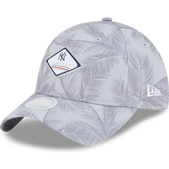 Șepci curbată gri reglabilă 9TWENTY Leaf Open Back Spring Training Fan Pack 2025 de New York Yankees MLB de New Era