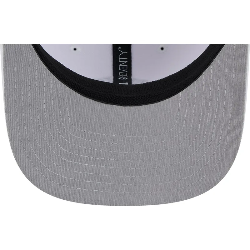 epci-curbata-alb-snapback-9seventy-perf-spring-training-fan-pack-2025-de-new-york-yankees-mlb-de-new-era