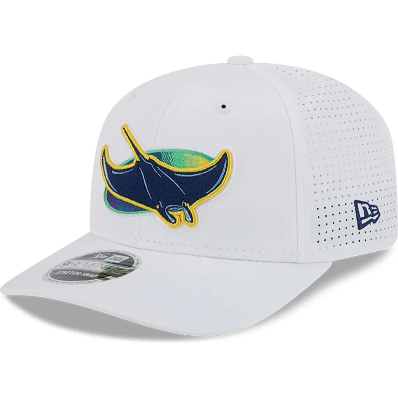 epci-curbata-alb-snapback-9seventy-perf-spring-training-fan-pack-2025-de-tampa-bay-rays-mlb-de-new-era