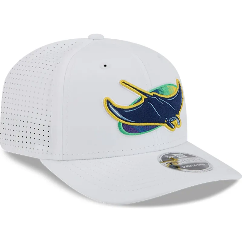 epci-curbata-alb-snapback-9seventy-perf-spring-training-fan-pack-2025-de-tampa-bay-rays-mlb-de-new-era