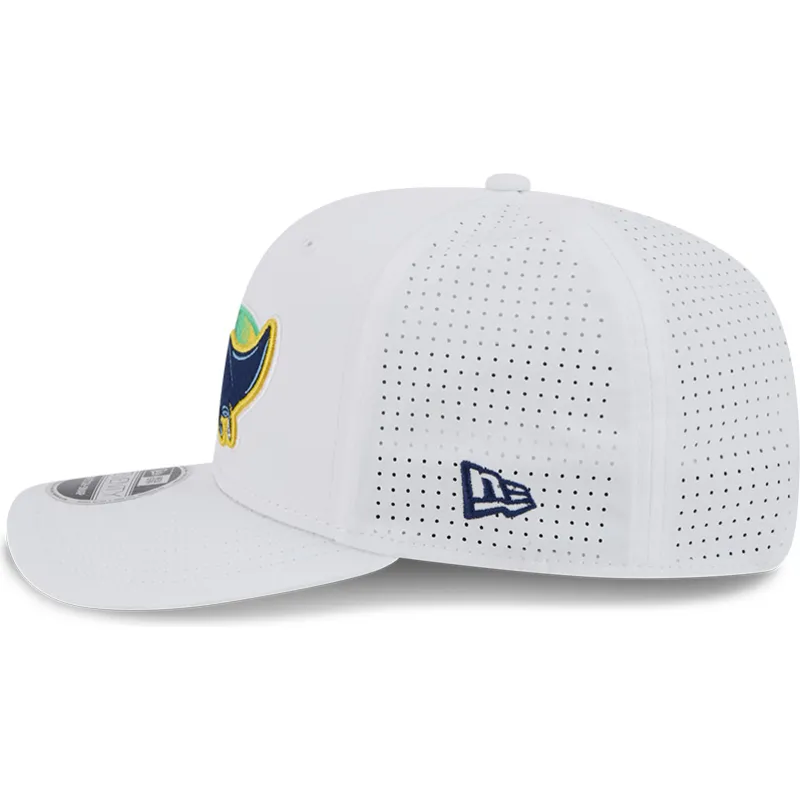 epci-curbata-alb-snapback-9seventy-perf-spring-training-fan-pack-2025-de-tampa-bay-rays-mlb-de-new-era