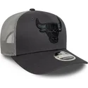 gorra-trucker-gris-9seventy-stretch-snap-de-chicago-bulls-nba-de-new-era