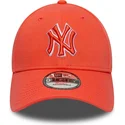 casquette-courbee-orange-ajustable-avec-logo-orange-9forty-team-outline-new-york-yankees-mlb-new-era