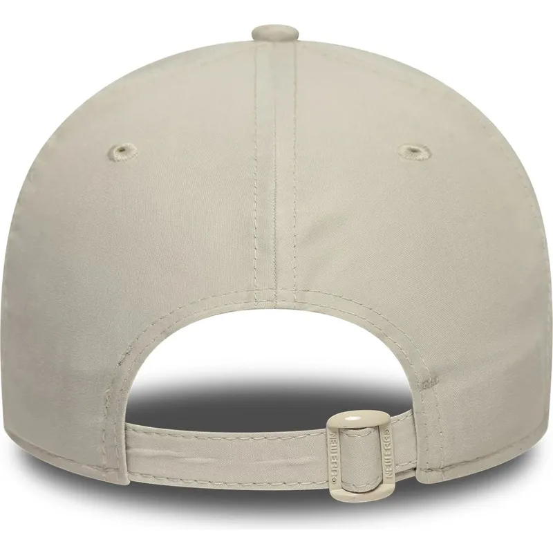 verstellbare-beige-gebogene-kappe-9forty-tonal-flawless-der-new-york-yankees-mlb-von-new-era