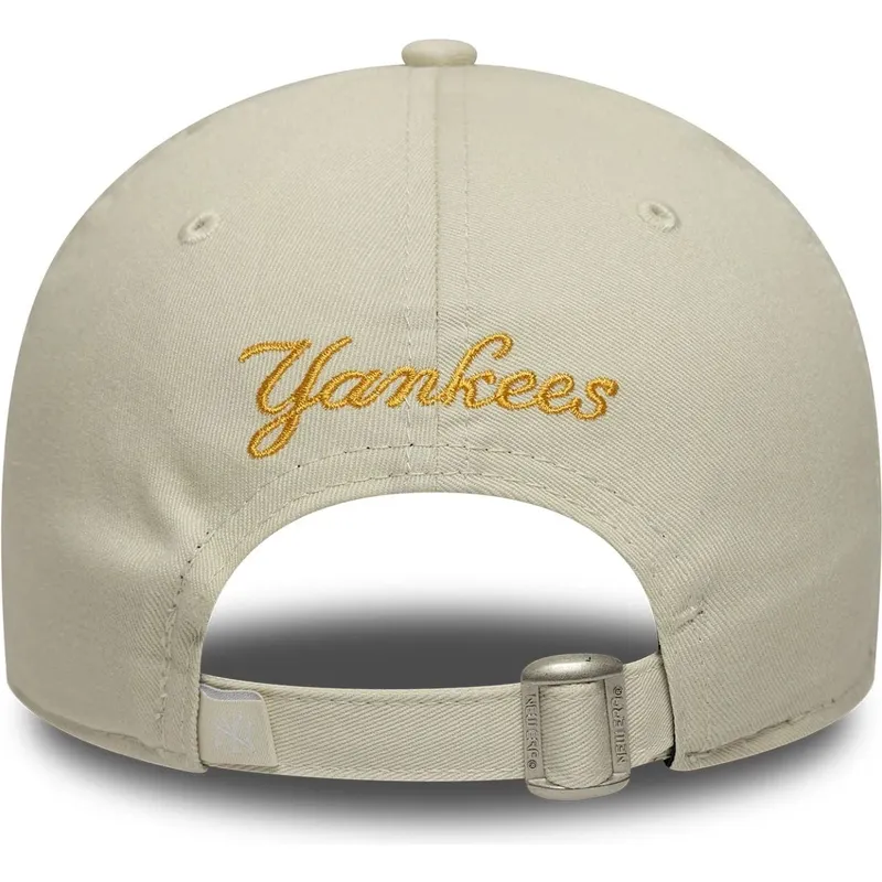 bezowa-czapka-z-zakrzywionym-daszkiem-regulowana-z-zoltym-logo-9forty-floral-icon-new-york-yankees-mlb-od-new-era