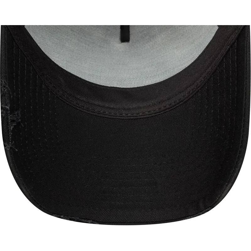 svart-truckerkeps-a-frame-oval-distress-patch-fran-new-era