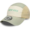 casquette-courbee-beige-et-verte-ajustable-runner-tech-new-era