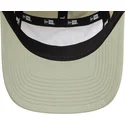 casquette-courbee-beige-et-verte-ajustable-runner-tech-new-era
