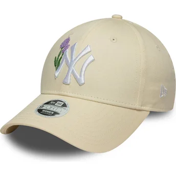 Justerbar beige böjd keps för kvinnor 9FORTY Beaded New York Yankees MLB från New Era