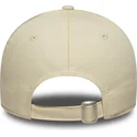 beige-gebogene-verstellbare-damenkappe-9forty-beaded-der-new-york-yankees-mlb-von-new-era