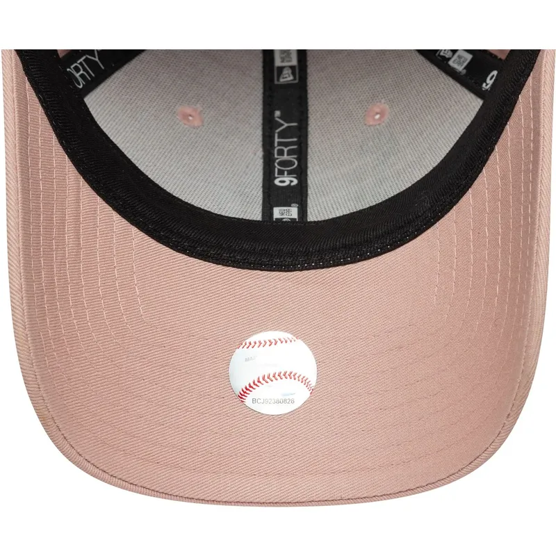 verstellbare-rosa-damenkappe-mit-gebogenem-schirm-9forty-beaded-new-york-yankees-mlb-von-new-era
