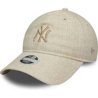 Beige justerbar böjd keps för kvinnor med beige logotyp 9TWENTY Linen av New York Yankees MLB från New Era