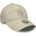 bezowa-regulowana-czapka-z-daszkiem-dla-kobiet-z-bezowym-logo-9twenty-linen-new-york-yankees-mlb-new-era