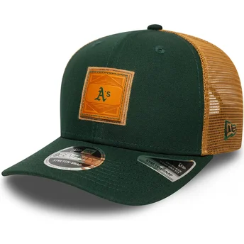 Grön och brun 9SEVENTY Stretch Snap Debossed Logo Oakland Athletics MLB truckerkeps från New Era