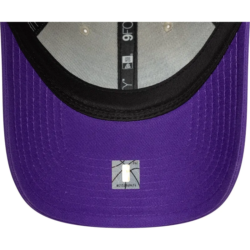 epci-curbata-bej-reglabila-9forty-contrast-patch-de-los-angeles-lakers-nba-de-new-era