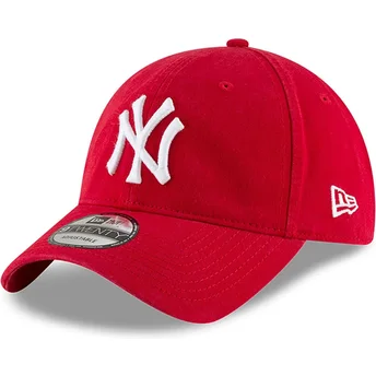 Cappellino curvo rosso regolabile 9TWENTY Core Classic dei New York Yankees MLB di New Era