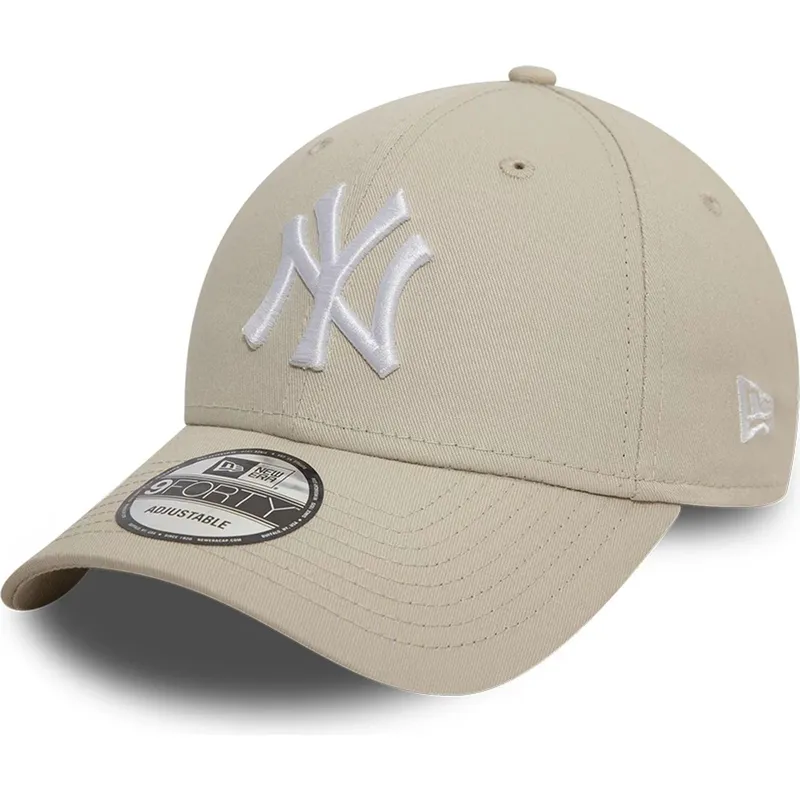 bezowa-regulowana-czapka-z-zakrzywionym-daszkiem-z-bialym-logo-9forty-league-essential-new-york-yankees-mlb-new-era