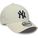 casquette-courbee-beige-ajustable-avec-logo-bleu-marine-9forty-recycled-new-york-yankees-mlb-new-era