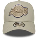 casquette-courbee-beige-snapback-avec-logo-beige-e-frame-tonal-outline-los-angeles-lakers-nba-new-era