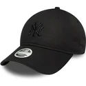 svart-justerbar-bojd-keps-for-kvinnor-med-svart-logotyp-9twenty-bow-back-av-new-york-yankees-mlb-fran-new-era