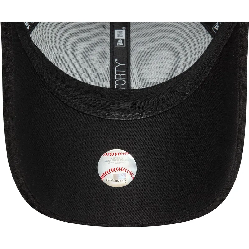 verstellbare-schwarze-damenkappe-9forty-borg-der-new-york-yankees-mlb-von-new-era