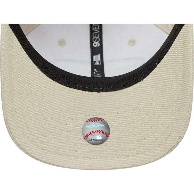 epci-curbata-bej-snapback-9seventy-stretch-snap-patch-de-los-angeles-dodgers-mlb-de-new-era