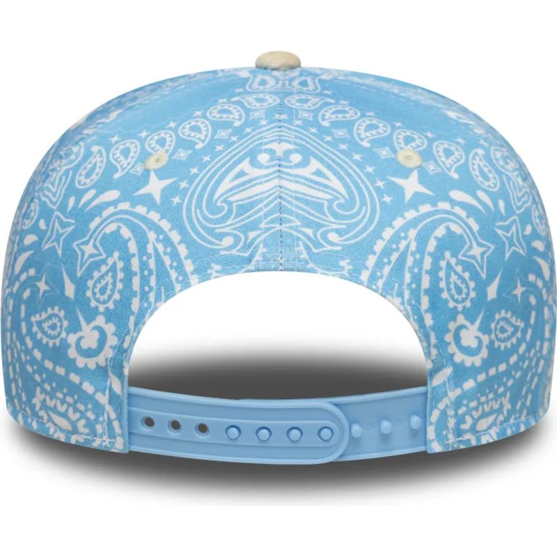 cappellino-curvo-blu-e-beige-snapback-9seventy-stretch-snap-lifestyle-del-racing-bulls-f1-team-formula-1-di-new-era