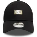 justerbar-svart-bojd-keps-9forty-badge-fran-new-era