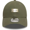 justerbar-gron-bojd-keps-9forty-badge-fran-new-era
