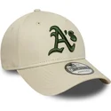 beige-justerbar-keps-med-bojd-skarm-och-gront-logo-9forty-league-essential-oakland-athletics-mlb-fran-new-era