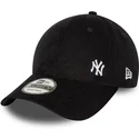 czarna-regulowana-czapka-z-zakrzywionym-daszkiem-9forty-flawless-cord-new-york-yankees-mlb-od-new-era