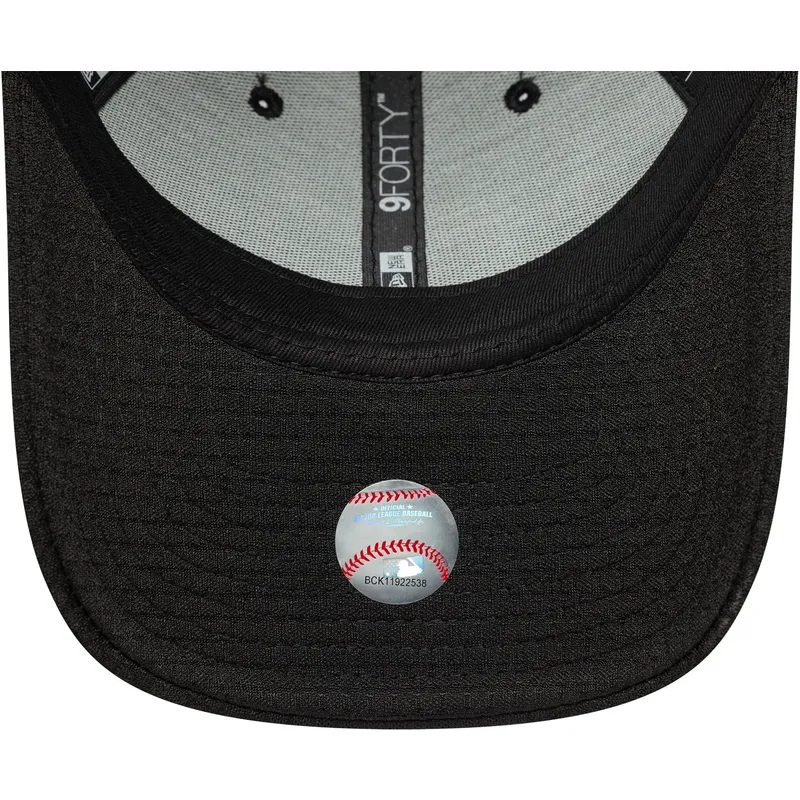cap-curbata-black-snapback-9forty-flawless-mesh-de-new-york-yankees-mlb-de-new-era